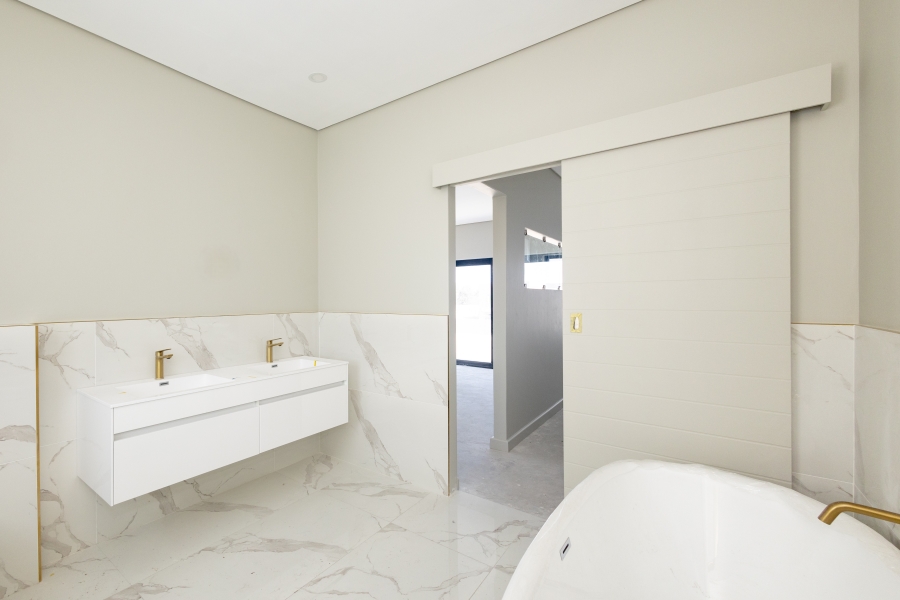 4 Bedroom Property for Sale in Sandown Western Cape